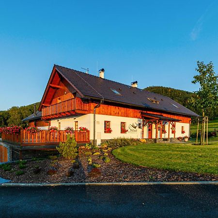 Penzion Stribrnik Krásná Esterno foto